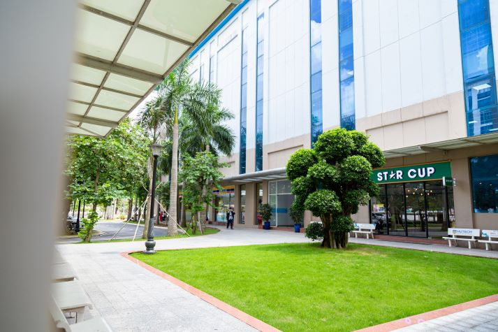 Tân sinh viên Quản trị kinh doanh và Marketing HUTECH được chủ động chọn cơ sở học tập từ khóa 2026 40
