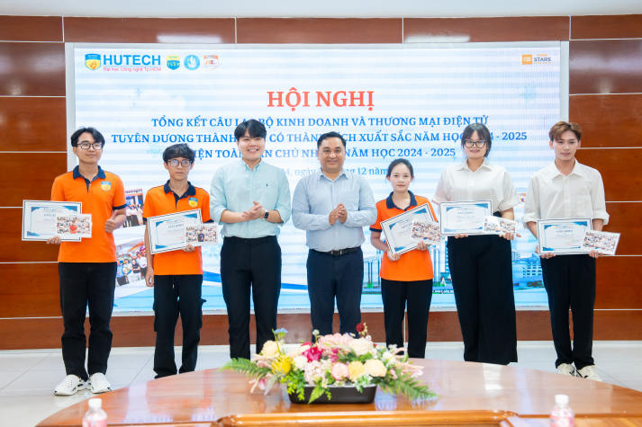 Lễ tổng kết Câu lạc bộ Kinh doanh & Thương mại điện tử: Tri ân để tiếp nối, kế thừa để bứt phá 54