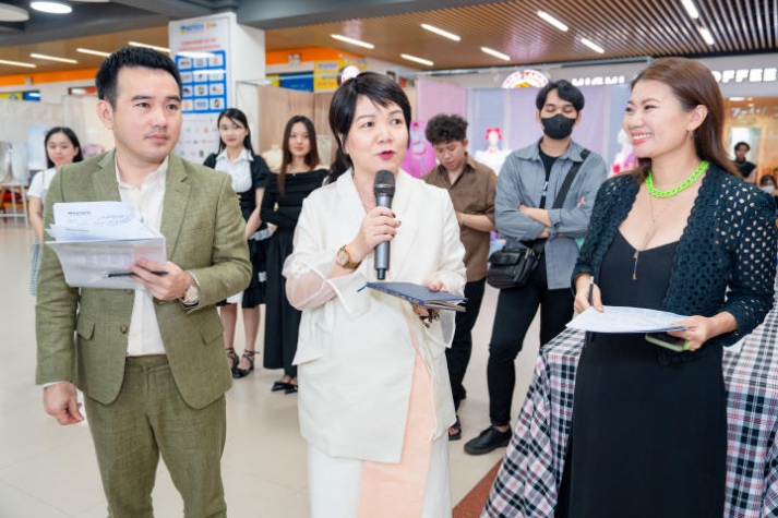 [Video] Đem bọ cánh cứng và người vô gia cư vào đồ án tốt nghiệp, 02 sinh viên ngành Thiết kế thời trang HUTECH “cán đích” thủ khoa và á khoa 142