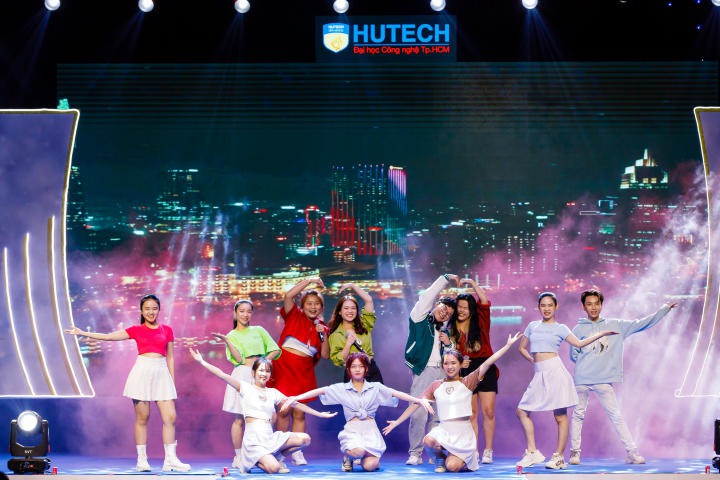 Nữ sinh Nguyễn Thị Tuyết Nhung đăng quang Hoa khôi Miss HUTECH 2023 435