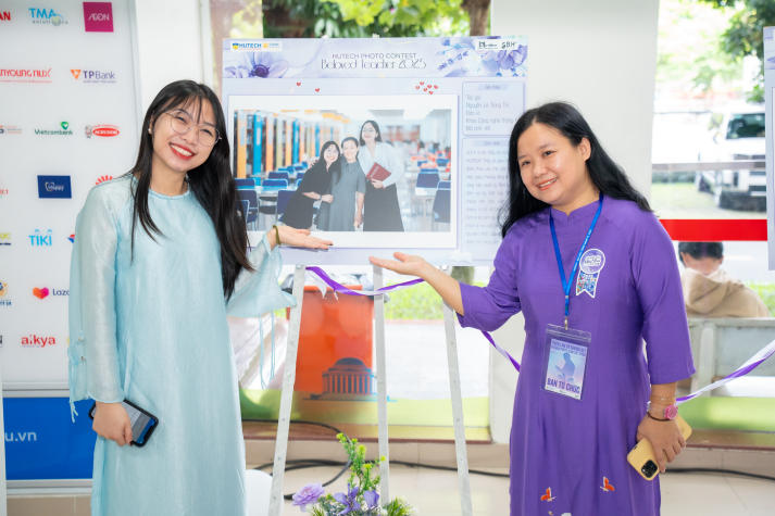 Sinh viên Khoa Quản trị kinh doanh giành giải Quán quân HUTECH Photo Contest “Beloved Teacher 2025” 56