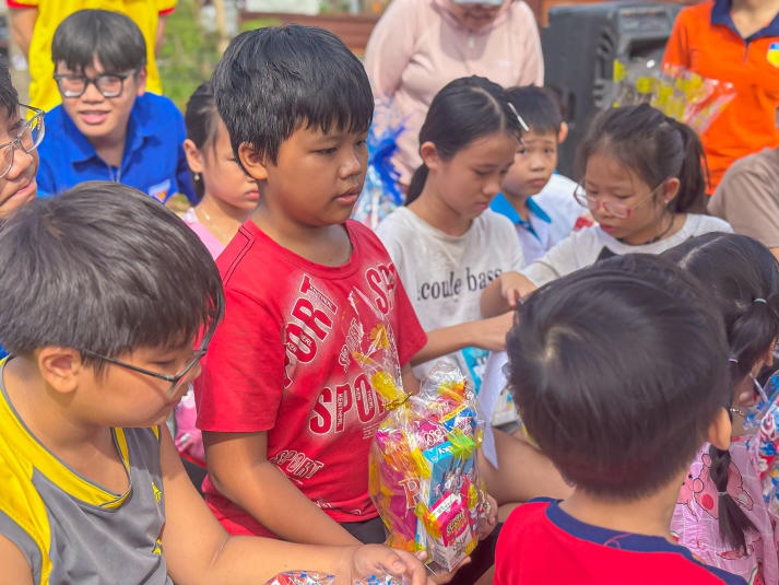 Chiến sĩ Khoa Quản trị Du lịch - Nhà hàng - Khách sạn khơi dậy yêu thương qua chiến dịch Xuân tình nguyện 2025 73