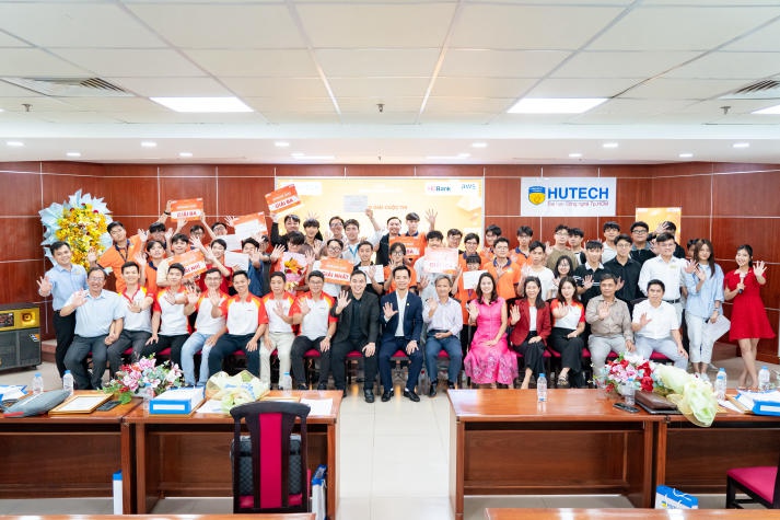 Sinh viên HUTECH phát triển kỹ năng chuyên môn từ cách "học như làm việc" 87