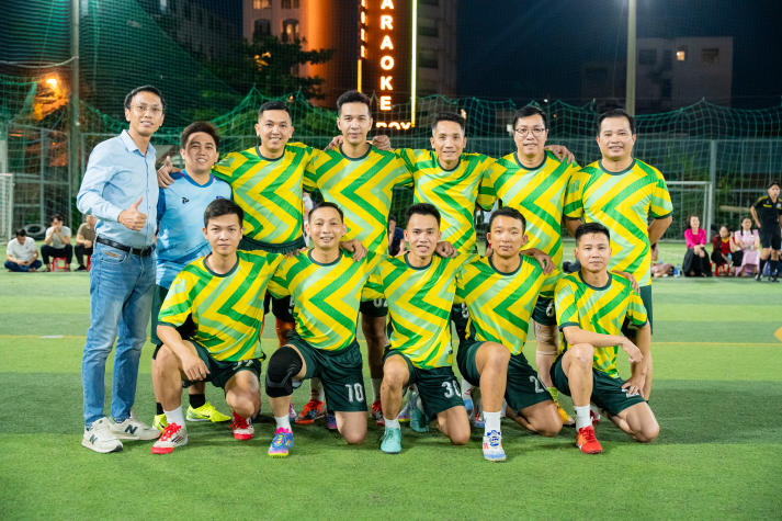 [Hội thao CB-GV-NV HUTECH 2025]: VPT-VPHĐT-P.NS-TT.KĐ-ĐBCL-B.TTr-TT.IT đăng quang ngôi vương Bóng đá nam 27