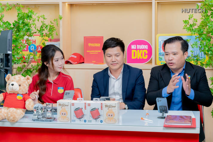 [HUTECH TIKTOK LIVE 2025] Sẵn sàng chào đón tân sinh viên khóa 2025 30