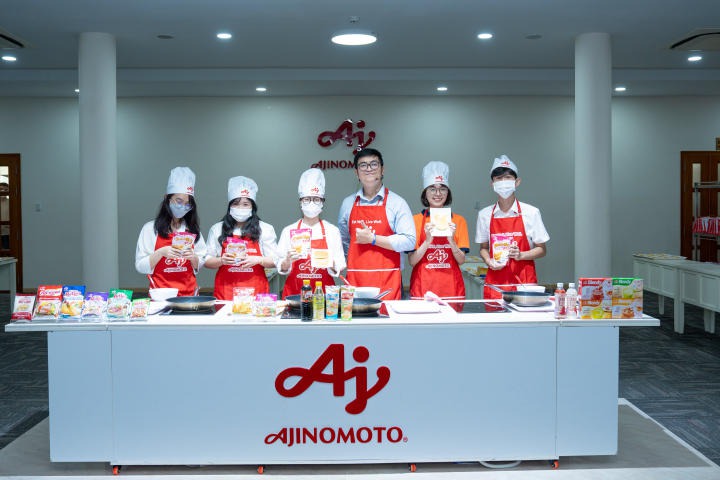 Sinh viên Khoa Nhật Bản học hào hứng tham quan Nhà máy Ajinomoto 55