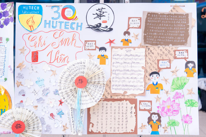 Sinh viên Khoa Trung Quốc học lan tỏa niềm tự hào HUTECH qua các tác phẩm báo tường tiếng Trung 46