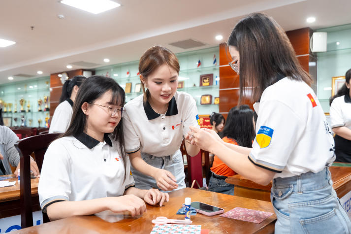 A burst of cultural colors at the Vietnam - Korea Cultural Festival 2025: Connection and integration 53