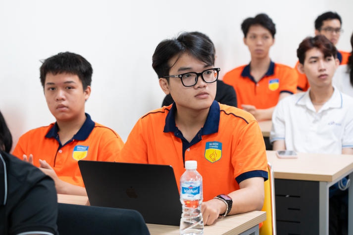 KHOA HỆ THỐNG THÔNG TIN QUẢN LÝ ĐÓN TIẾP VÀ LÀM VIỆC CÙNG GIÁO SƯ VIKAS KUMAR, HƯỚNG ĐẾN HỢP TÁC LÂU DÀI TRONG TƯƠNG LAI 32