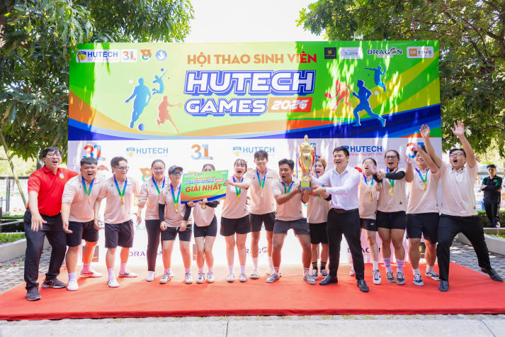 TS. Huỳnh Ngọc Anh gửi gắm kỳ vọng về thế hệ sinh viên bản lĩnh, sáng tạo và giàu khát vọng cống hiến 37