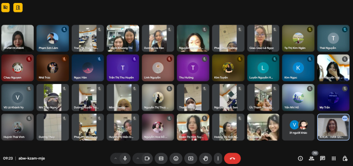 Giải mã hai hướng đi: Giảng dạy và Biên phiên dịch cùng sinh viên Khoa Hàn Quốc học 53