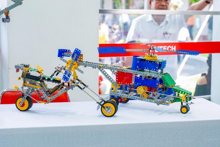 Cuộc thi học thuật “Robotics competition” thu hút đông đảo sinh viên Viện Kỹ thuật tranh tài 269