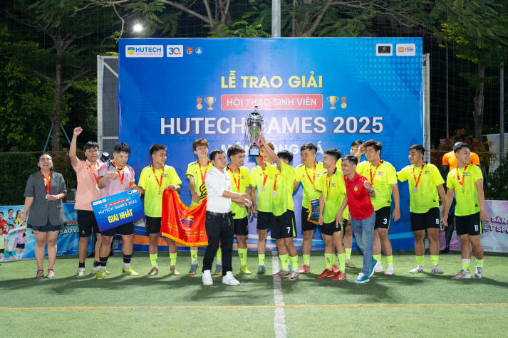[HUTECH GAMES 2025] Vô địch Bóng đá nam, nữ gọi tên Viện Văn hoá - Nghệ thuật - Thể thao và Khoa Quản trị kinh doanh 163