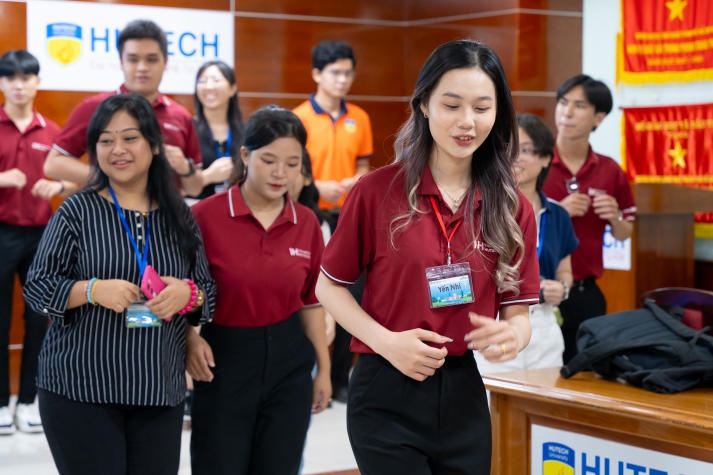 Khai mạc "Vietnam Study Tour Program 2024", sinh viên HUTECH có cơ hội giao lưu quốc tế cùng giảng viên và sinh viên UNIMAS 215