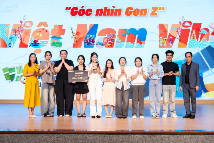 [Video] Khi sinh viên PR HUTECH kể chuyện “đời” bằng lăng kính phim phóng sự 253