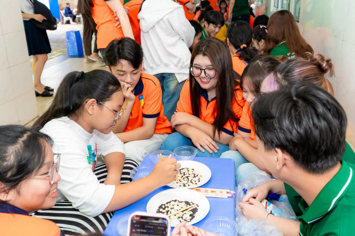 Lan tỏa mùa Trung thu ấm áp cùng Viện Khoa học Ứng dụng 61