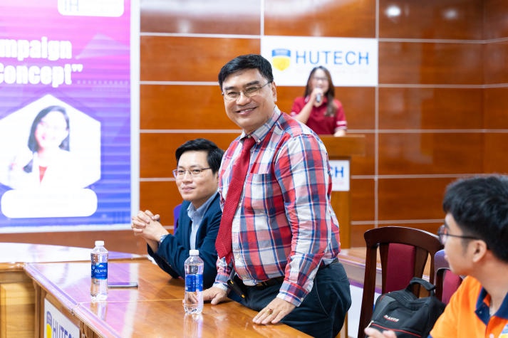 Sinh viên Viện Đào tạo Quốc tế tìm hiểu thuật ngữ Online to Offline (O2O) trong Marketing 36