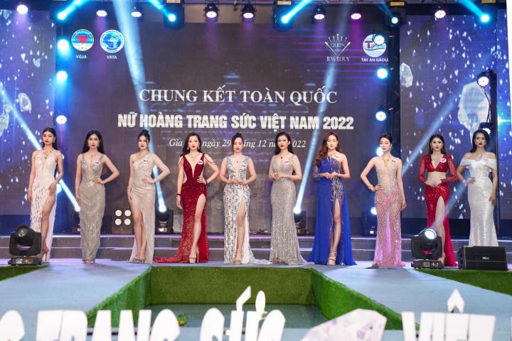 Sinh viên Phạm Thị Ngọc Trang đăng quang ngôi vị Á hoàng 1 “Nữ hoàng Trang sức Việt Nam 2022” 55