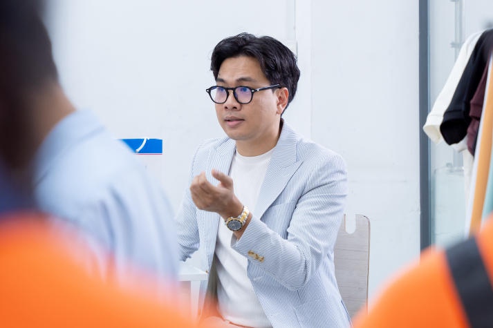 Sinh viên ngành Thương mại điện tử tìm hiểu thị trường thực tiễn tại Công ty AKUBA 81