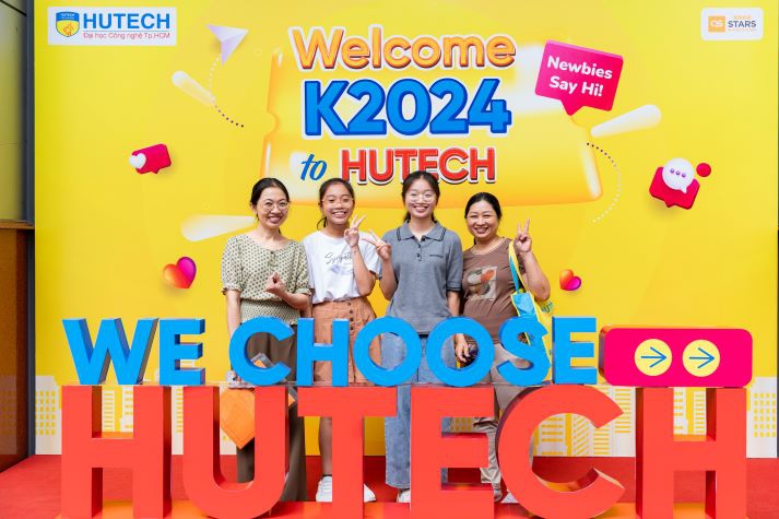 Tân sinh viên vượt ngàn cây số đến HUTECH nhập học 116