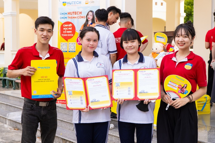 [Video] HUTECH Scholarship Tour 2025: 9 tỉnh thành, 2.000 học bổng và hàng ngàn ước mơ được chắp cánh 65
