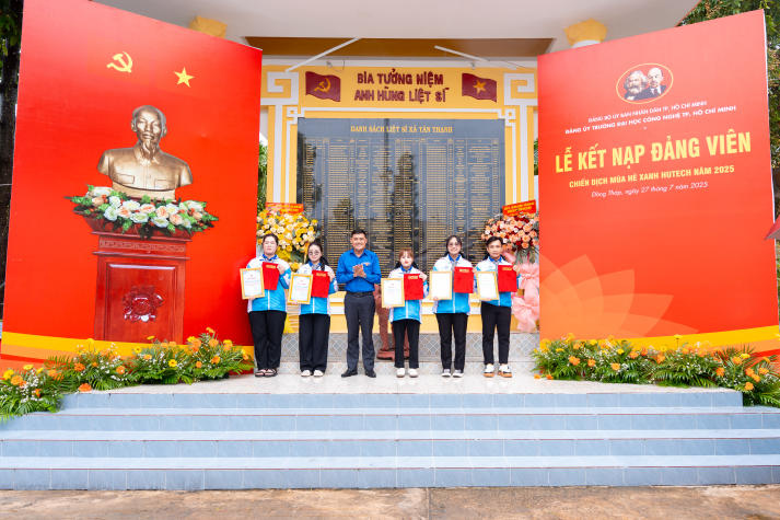 [Video] 05 chiến sĩ Mùa hè xanh HUTECH ưu tú được kết nạp Đảng tại mặt trận tỉnh Đồng Tháp 45