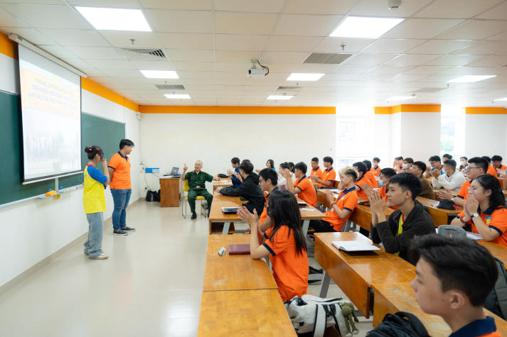 Văn minh học đường: Kỷ luật tạo nên nét đẹp sinh viên HUTECH 106