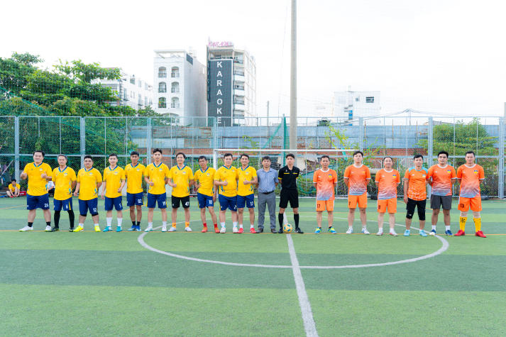 [Hội thao CB-GV-NV HUTECH 2025] Nảy lửa vòng Tứ kết bóng đá nam, 04 cái tên xuất sắc lộ diện vào Bán kết 10