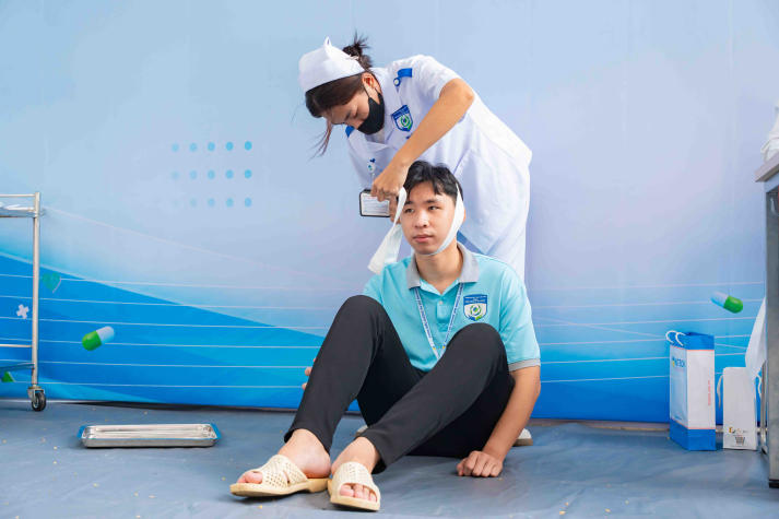 [Video] Sinh viên Khoa Điều dưỡng và Xét nghiệm rèn kỹ năng qua các hoạt động thực chiến 42