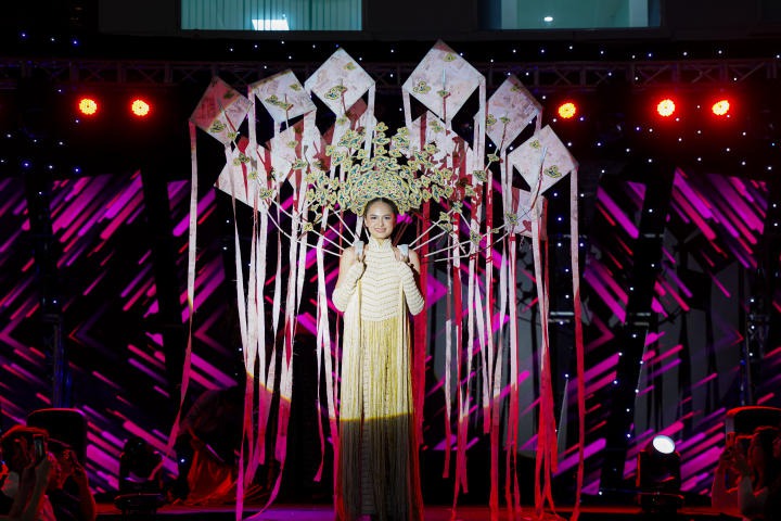 Sinh viên Quản trị sự kiện HUTECH mang sắc phục Việt lên sân khấu Fashion Show đầu tay 47