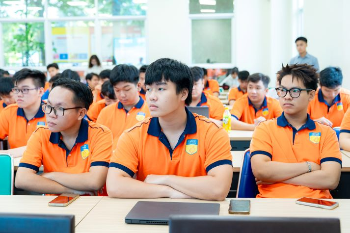 [Ảnh] HUTECH Innovatalk 2026: Sinh viên giải bài toán nông nghiệp đa giá trị từ thực tiễn xã Bình Mỹ (TP.HCM) 55