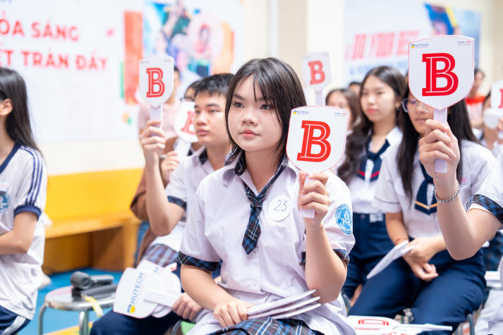 Học sinh các trường phổ thông tại Quận Bình Thạnh hào hứng tham gia cuộc thi về văn hóa Nhật Bản tại HUTECH 62