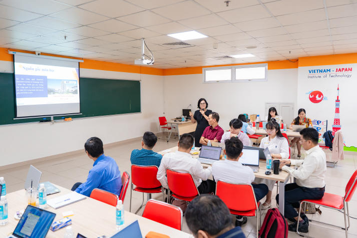 Giảng viên HUTECH tăng cường kinh nghiệm giảng dạy học phần Tư duy thiết kế dự án 55