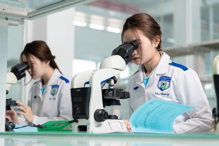 Sinh viên HUTECH bứt phá tri thức, chinh phục loạt giải thưởng học thuật ấn tượng 71