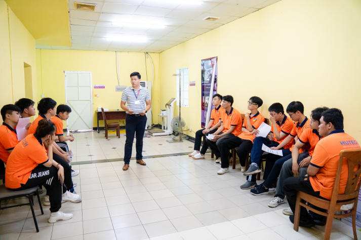 Tìm hiểu môi trường chuyên nghiệp tại Trung tâm Huấn luyện và Thi đấu TDTT TP.HCM cùng sinh viên Quản lý thể dục thể thao 65