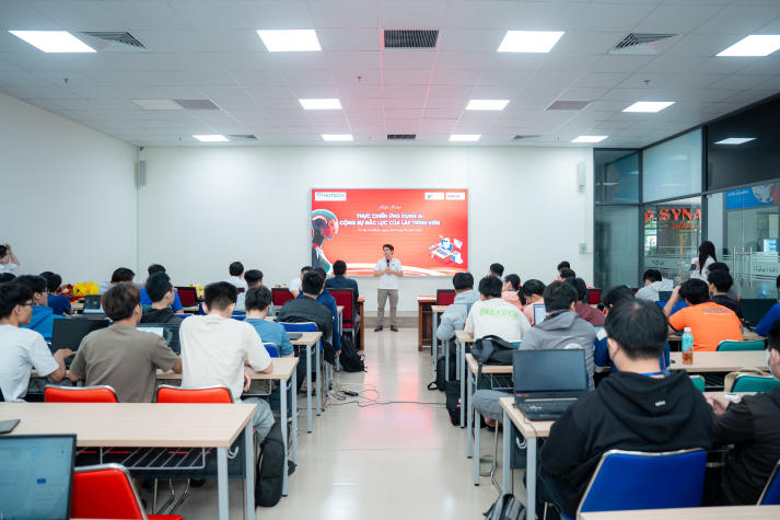 Sinh viên Công nghệ thông tin HUTECH nâng cao kỹ năng ứng dụng AI vào lập trình 29