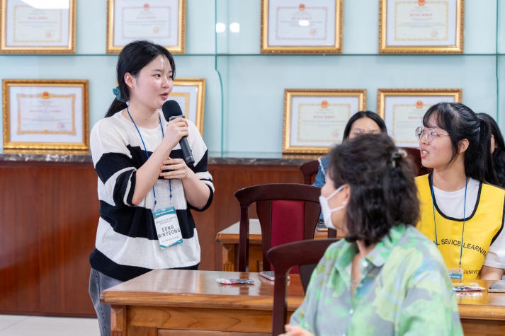 Lắng đọng cảm xúc tại lễ tổng kết chương trình “Global Service Learning 2025” 57