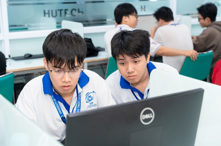 HUTECH hosts ICPC Vietnam 2025, preparing for ICPC Asia HoChiMinh City this December 51