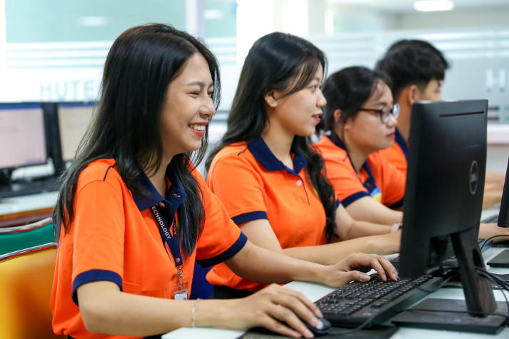 Sinh viên HUTECH đăng ký học phần và đóng học phí Học kỳ 1 năm học 2025-2026 từ ngày 27/6 9