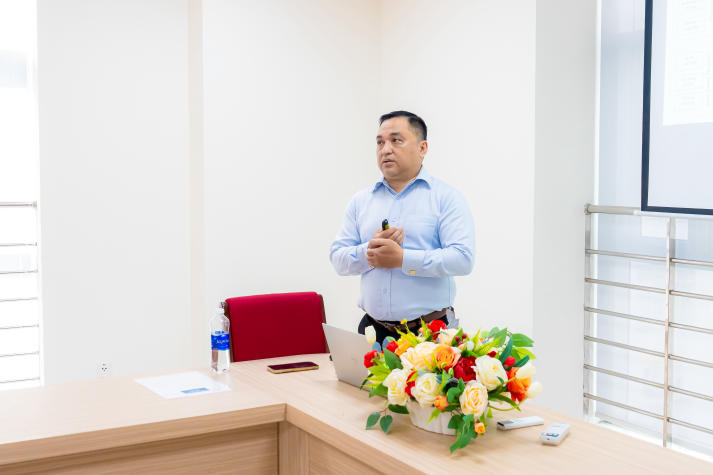 Nghiên cứu sinh ngành Quản trị kinh doanh HUTECH bảo vệ chuyên đề luận án tiến sĩ 60