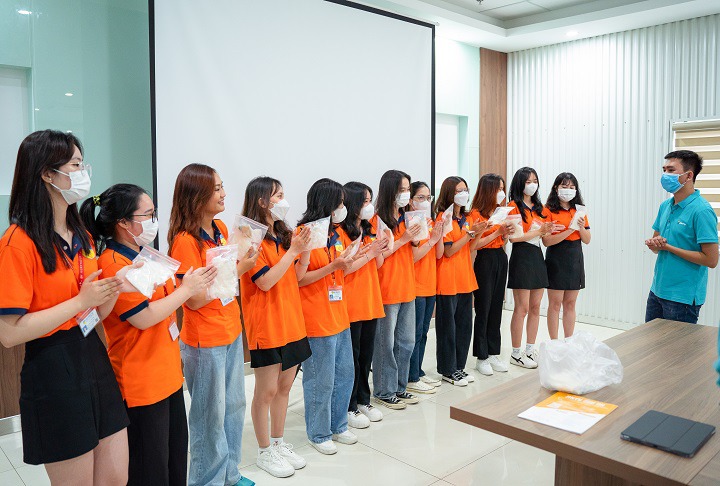 Sinh viên Khoa Trung Quốc học tích lũy nhiều kiến thức hữu ích qua chuyến tham quan Công ty TNHH JINYU Tire 53