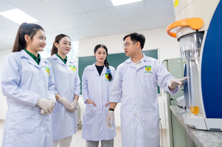 [Hướng nghiệp 2026] Công nghệ sinh học - Ngành học dành cho người thích khám phá sự sống: Học gì và học như thế nào? 28