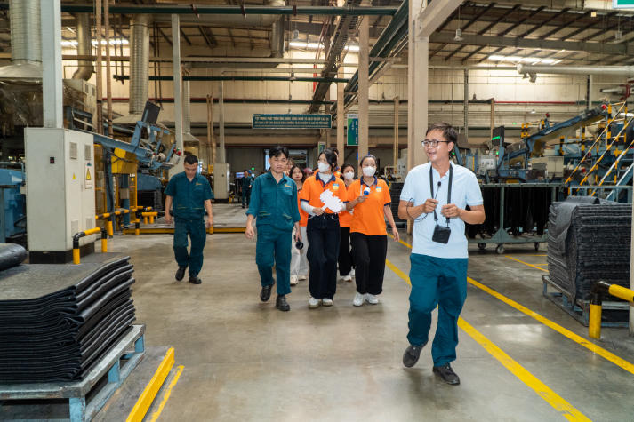 Tham quan Công ty TNHH Jinyu Tire (Việt Nam), sinh viên Khoa Trung Quốc học tìm hiểu môi trường làm việc thực tế 72