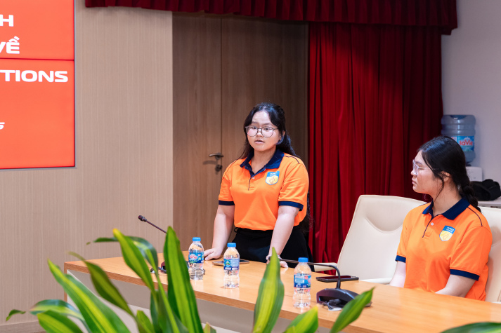 Viettel Telecom mở góc nhìn thực tế về công nghệ kinh doanh số cho sinh viên Thương mại điện tử 41