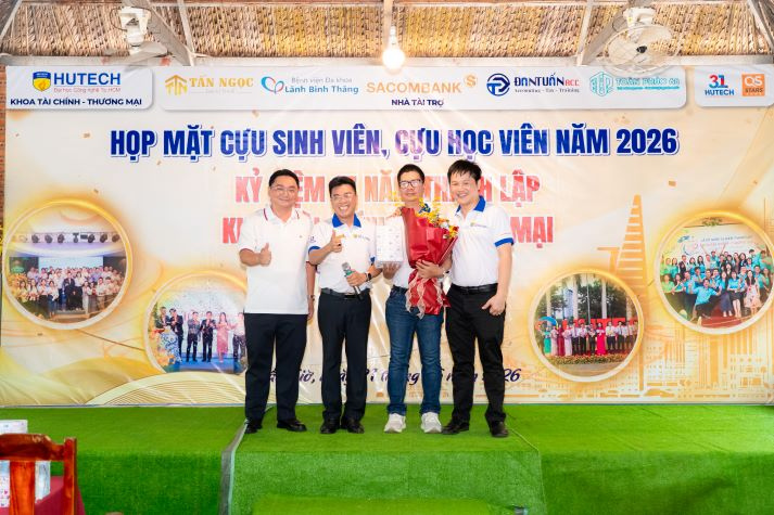 [Ảnh] Khoa Tài chính - Thương mại kỷ niệm 17 năm thành lập, nối dài hành trình “Kết nối yêu thương” 93