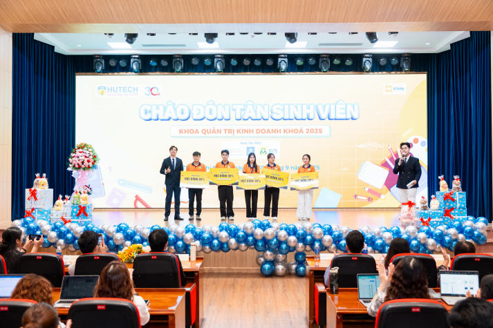 Khoa Quản trị kinh doanh chào đón tân sinh viên khoá 2025: Sẵn sàng hội nhập, vững bước tương lai 133