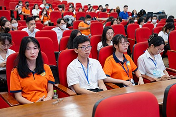 Khoa Luật tuyên dương sinh viên tiêu biểu có thành tích cao trong học tập và rèn luyện HK1 năm 2022 - 2023 114