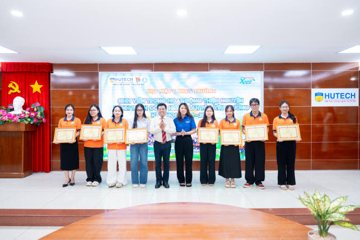 Vinh danh sinh viên Khoa Tài chính - Thương mại: Những trái tim tình nguyện vì cộng đồng 61