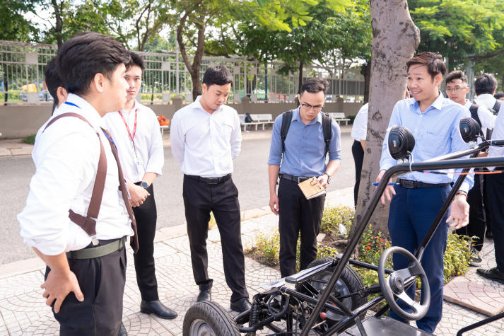 [Video] Loạt đồ án tốt nghiệp “chạm” thực tiễn của sinh viên Ô tô I-HUTECH gây ấn tượng mạnh 91