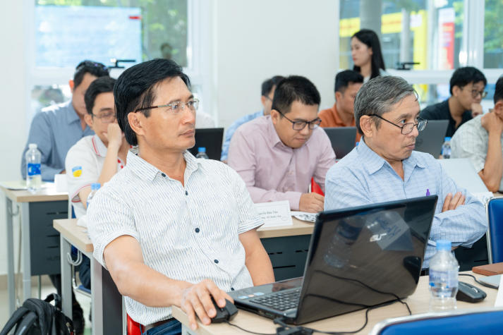 Giảng viên HUTECH tiếp cận phương pháp giảng dạy, đánh giá người học thời AI 136